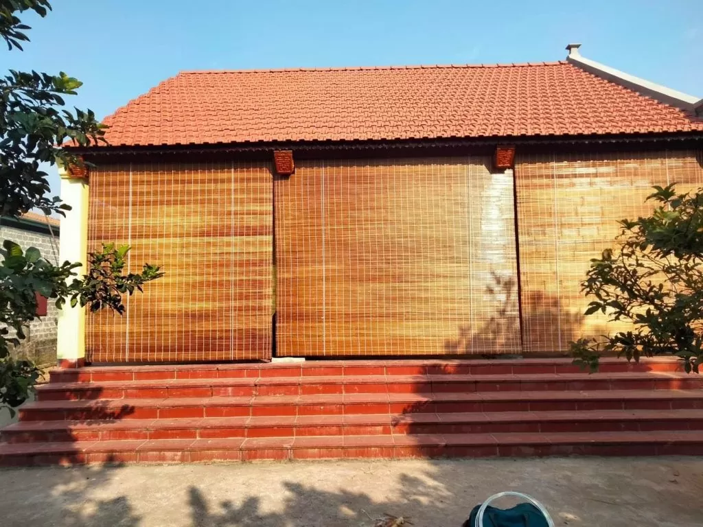 mành trúc che nắng nhà cấp 4